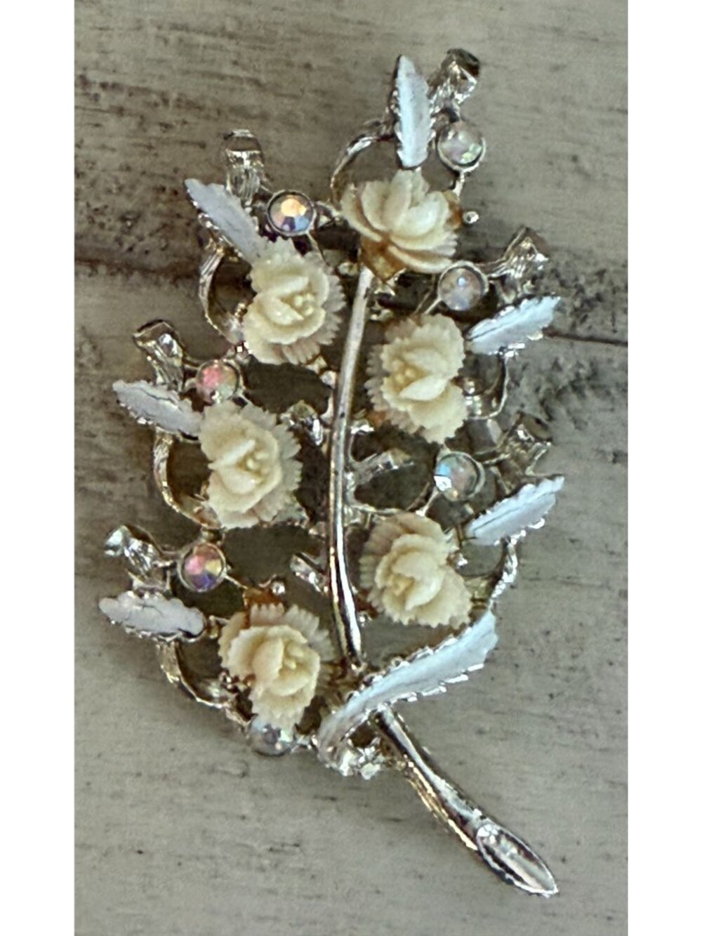 Vintage Celluloid White Rose Floral Spray Brooch Silver Tone Rhinestone 1950s - Picture 11 of 11